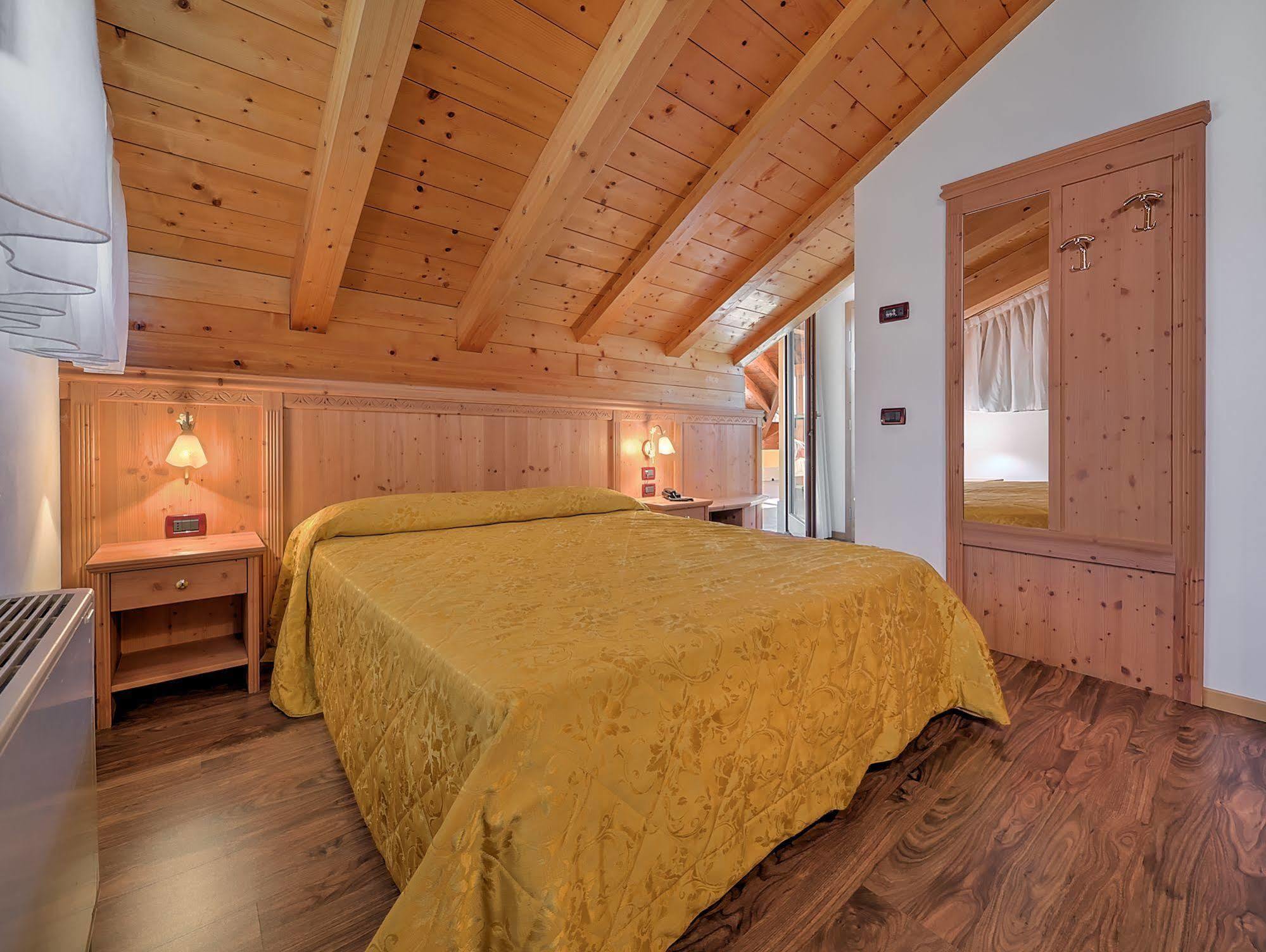 Hotel Garni La Vigna - Adult Friendly ซานมิเคเล อัลลาดิเจ ภายนอก รูปภาพ