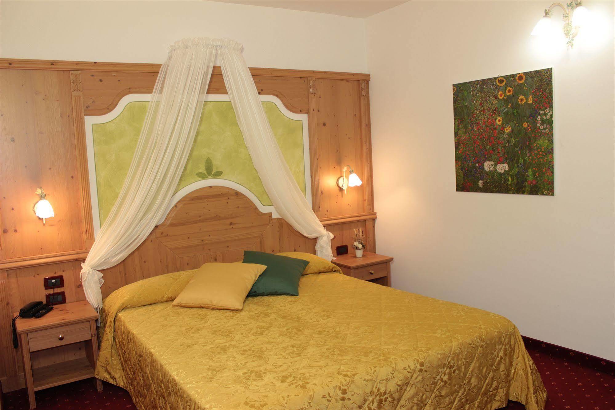 Hotel Garni La Vigna - Adult Friendly ซานมิเคเล อัลลาดิเจ ภายนอก รูปภาพ